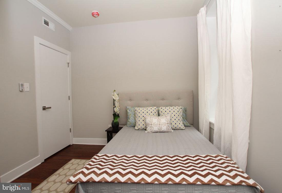 UNIVERSITY CITY - Residential Lease