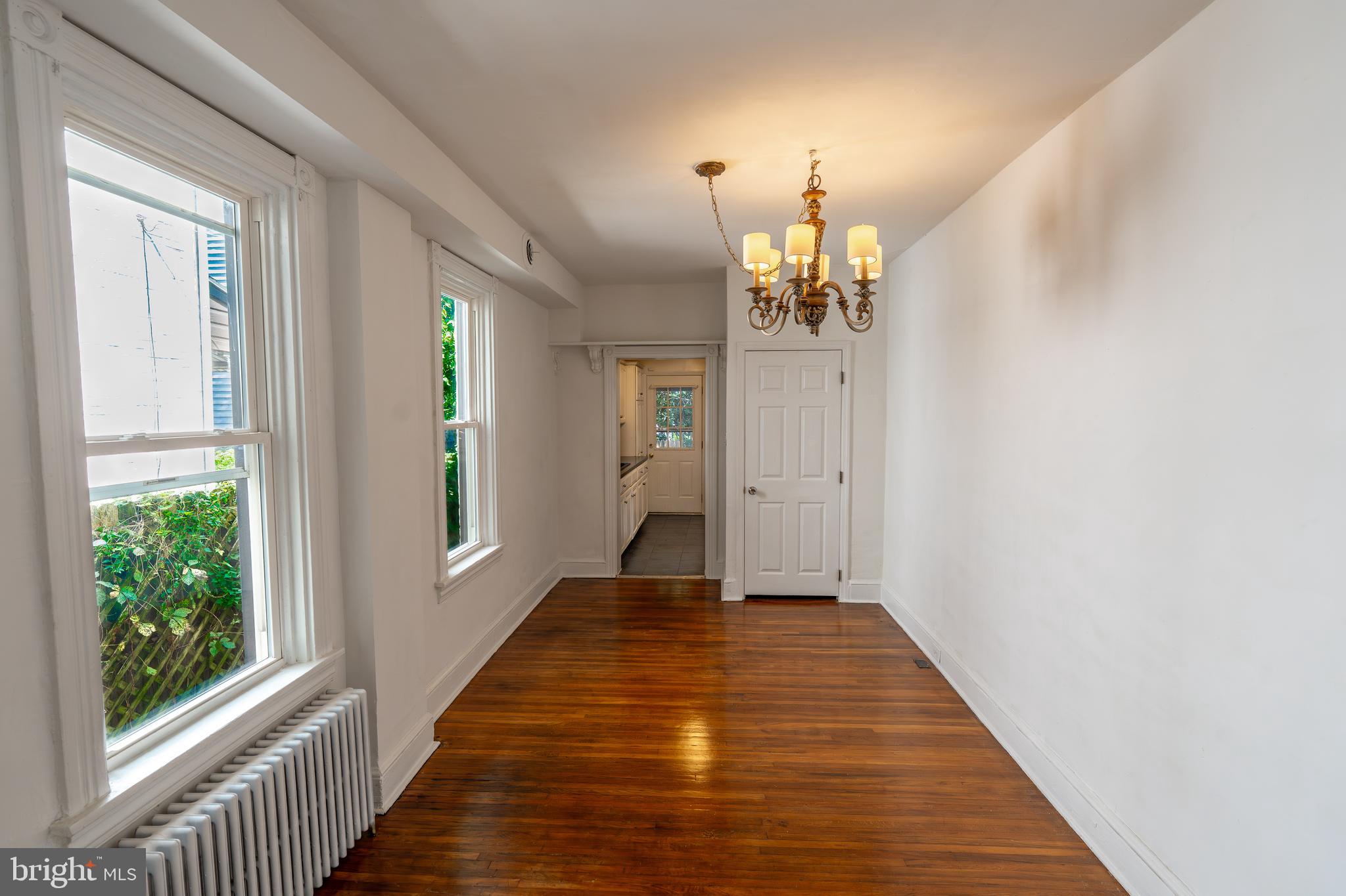 CHESTNUT HILL - Residential