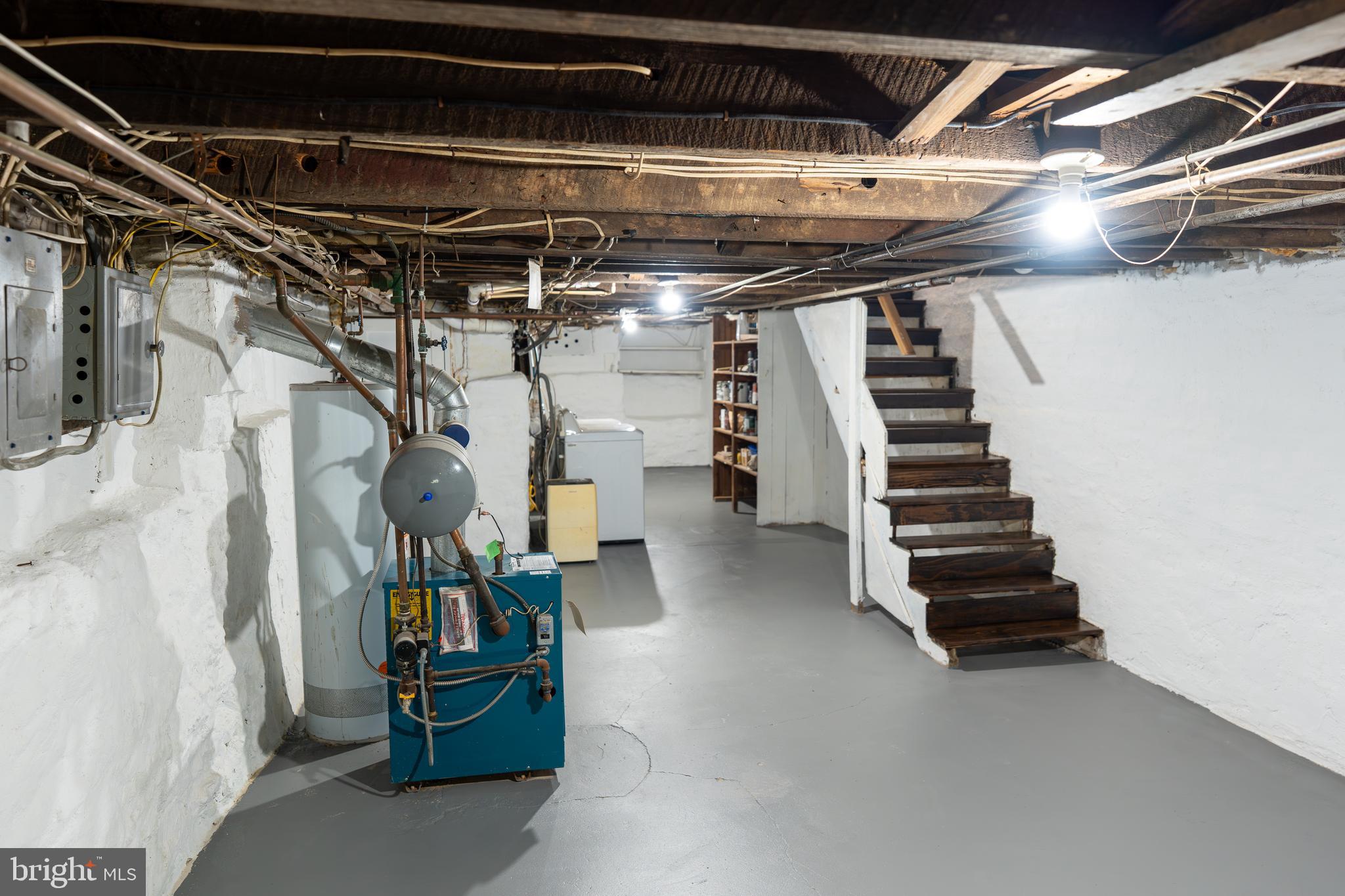 CHESTNUT HILL - Residential