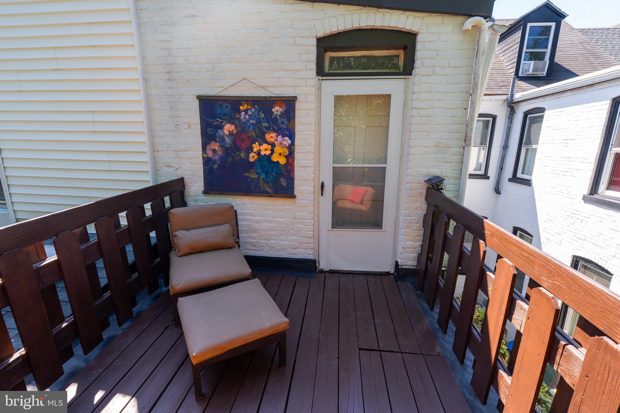 CHESTNUT HILL - Residential