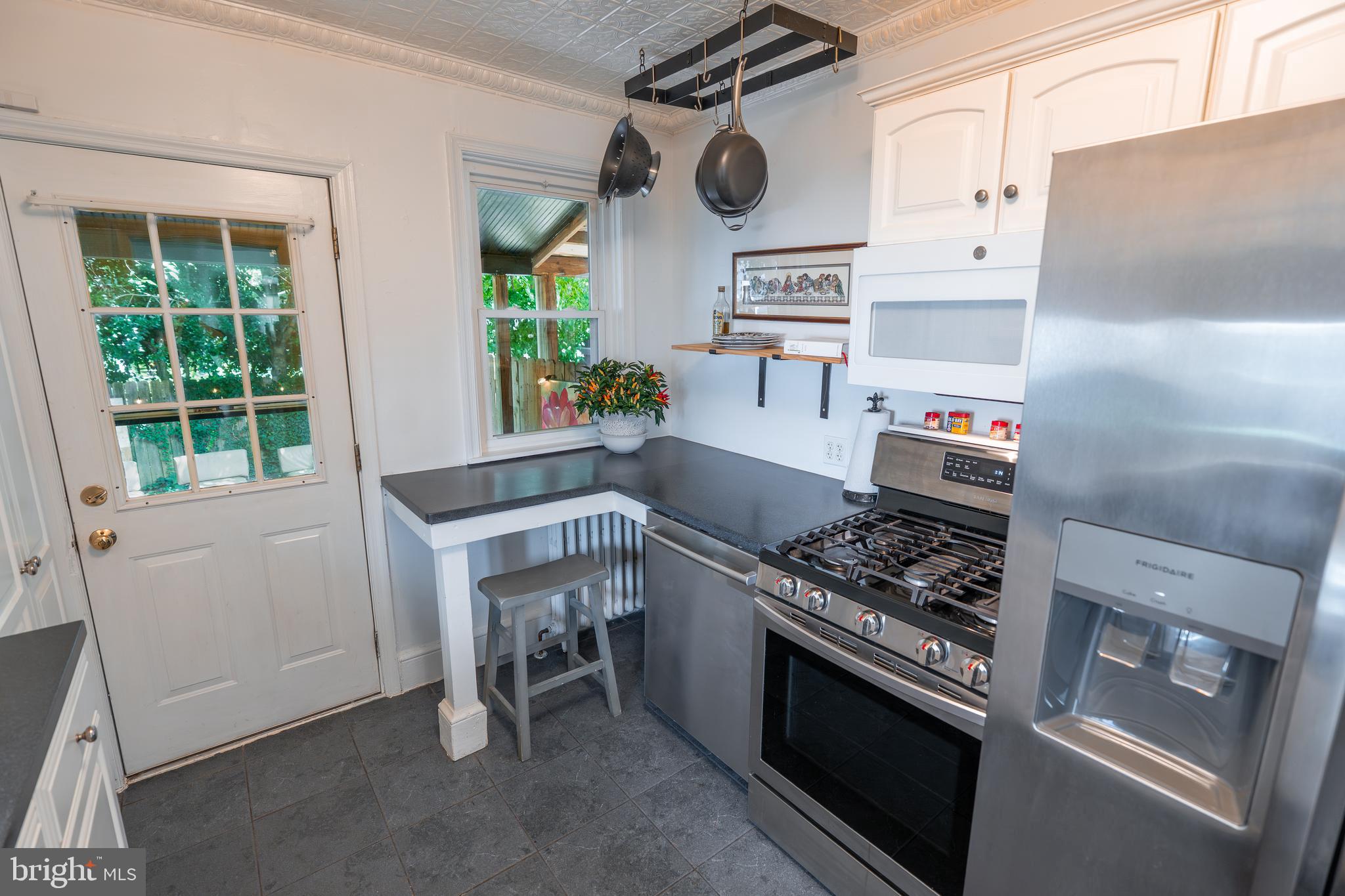 CHESTNUT HILL - Residential