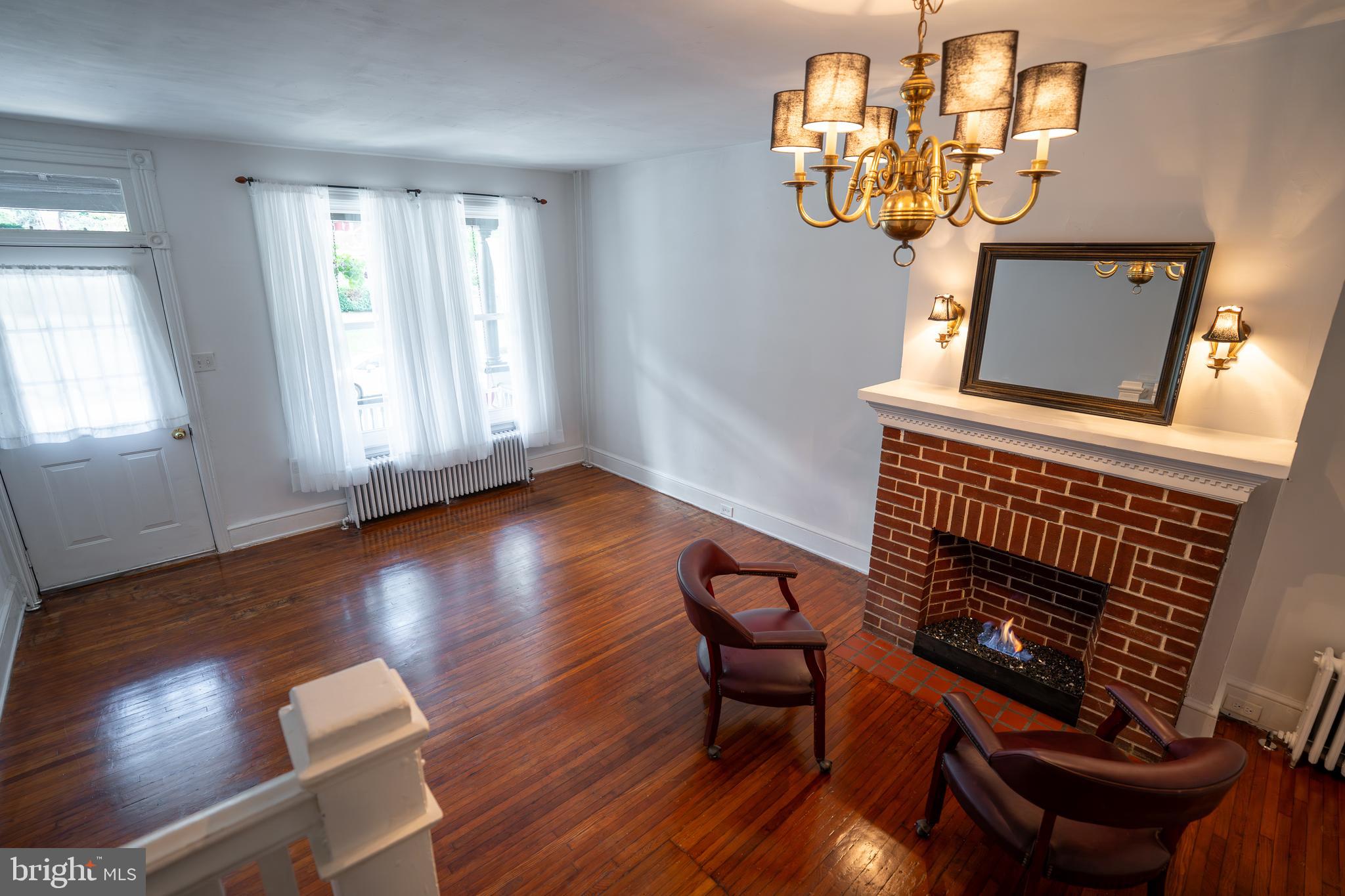 CHESTNUT HILL - Residential