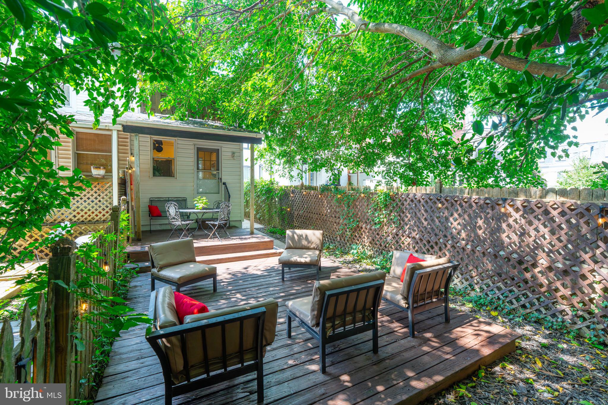 CHESTNUT HILL - Residential