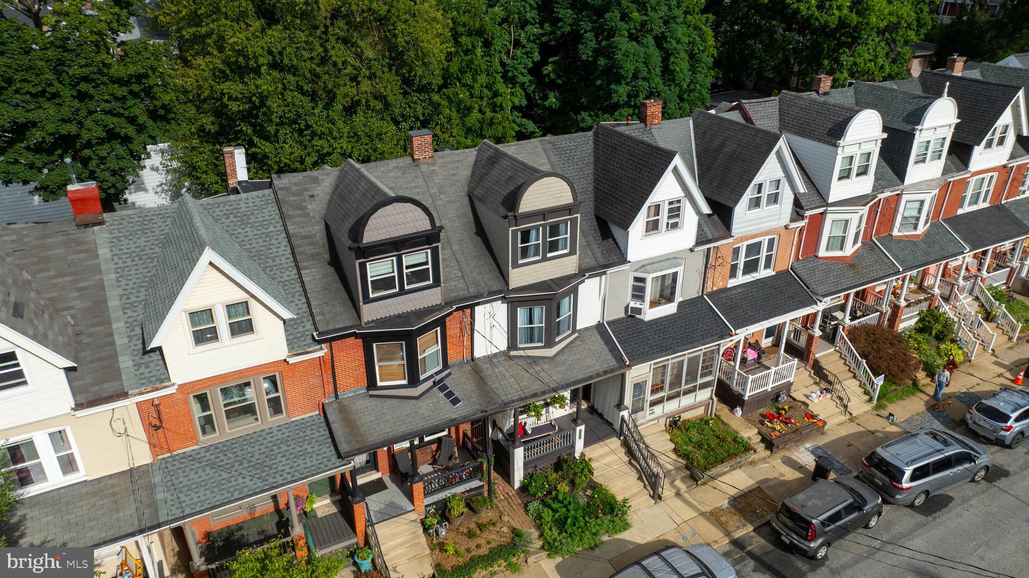 CHESTNUT HILL - Residential