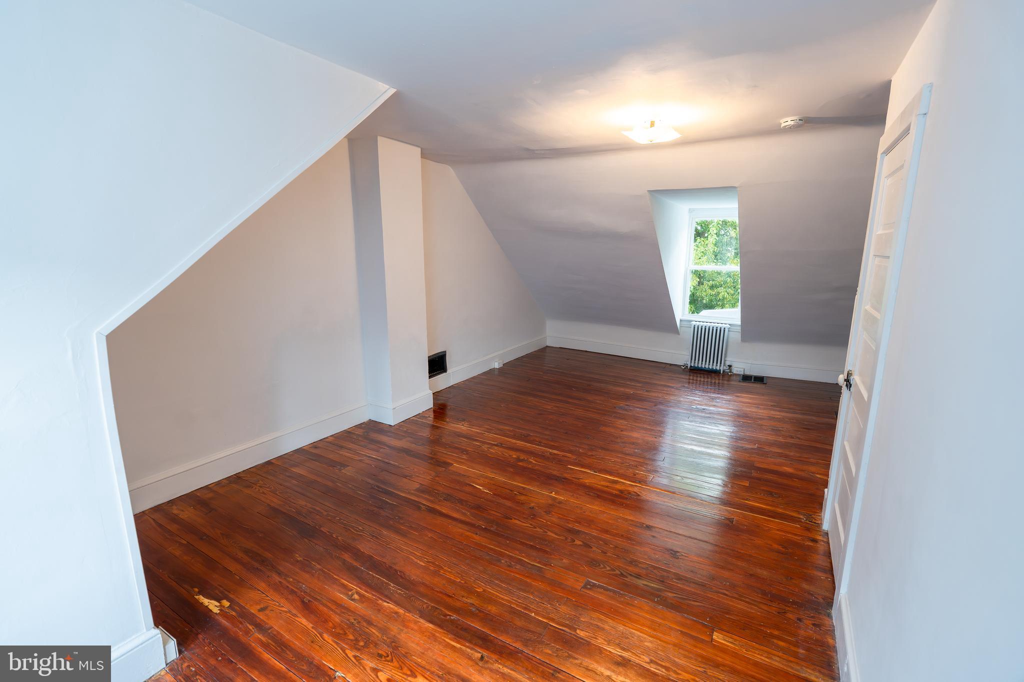 CHESTNUT HILL - Residential