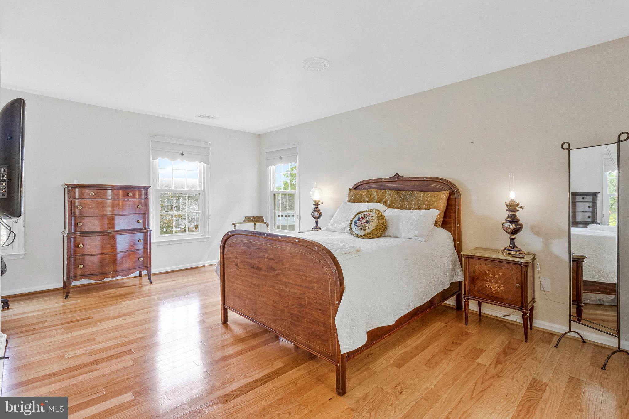 MILLS FARM - Residential