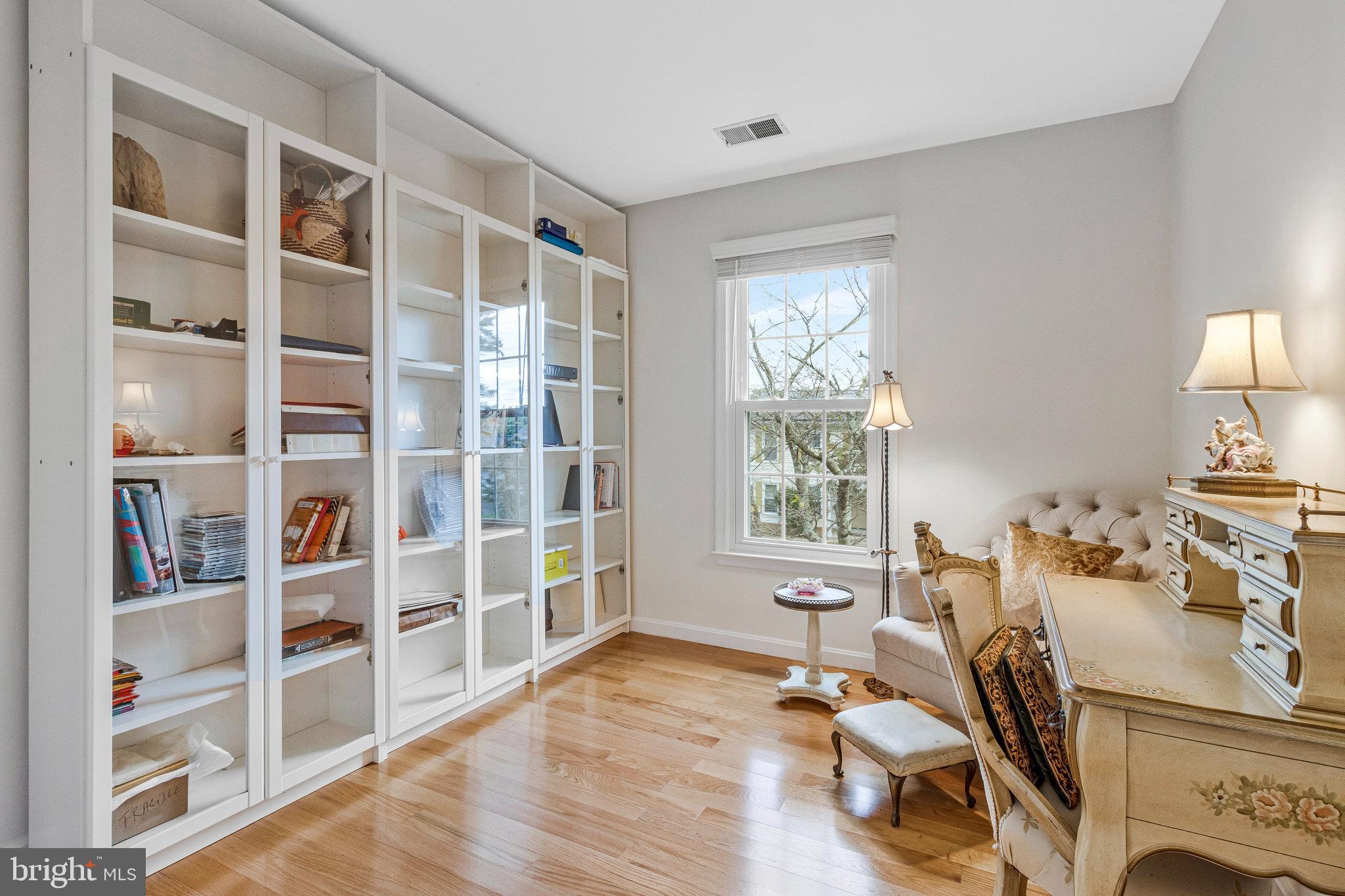 MILLS FARM - Residential