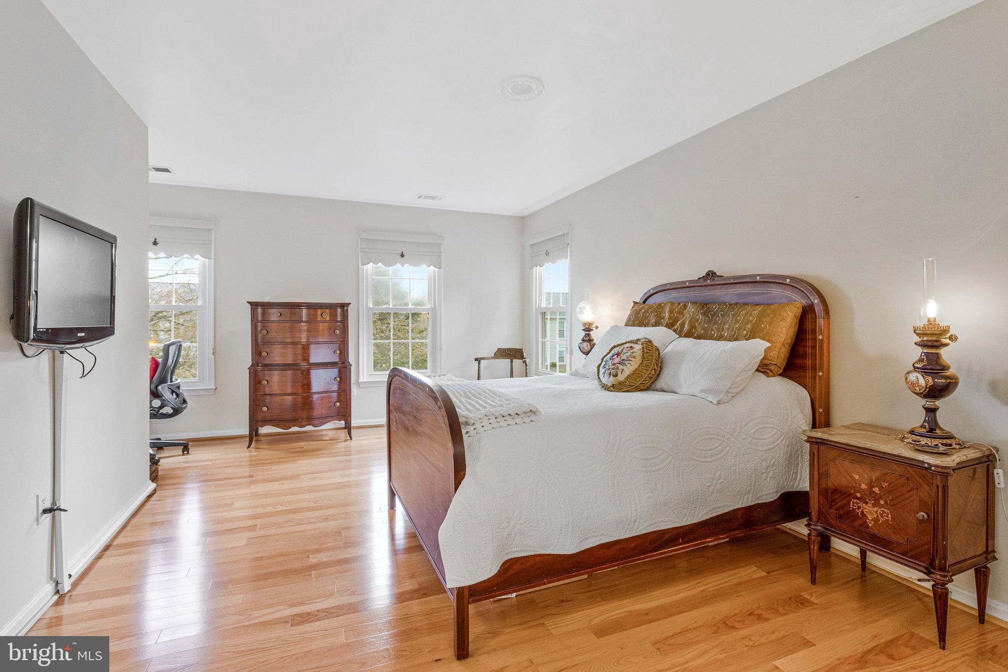 MILLS FARM - Residential