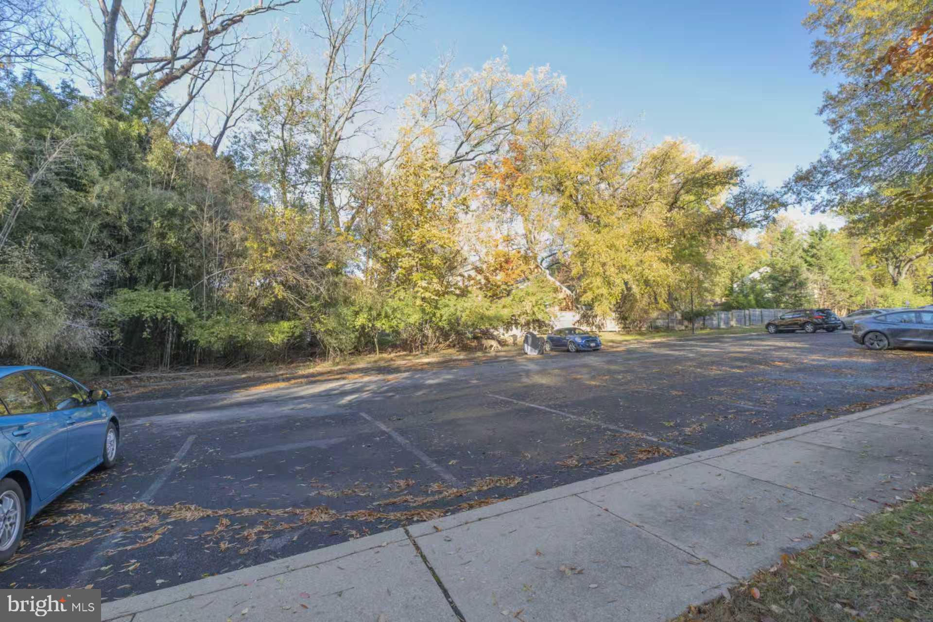 PARKSIDE CONDOMINIUMS - Residential Lease