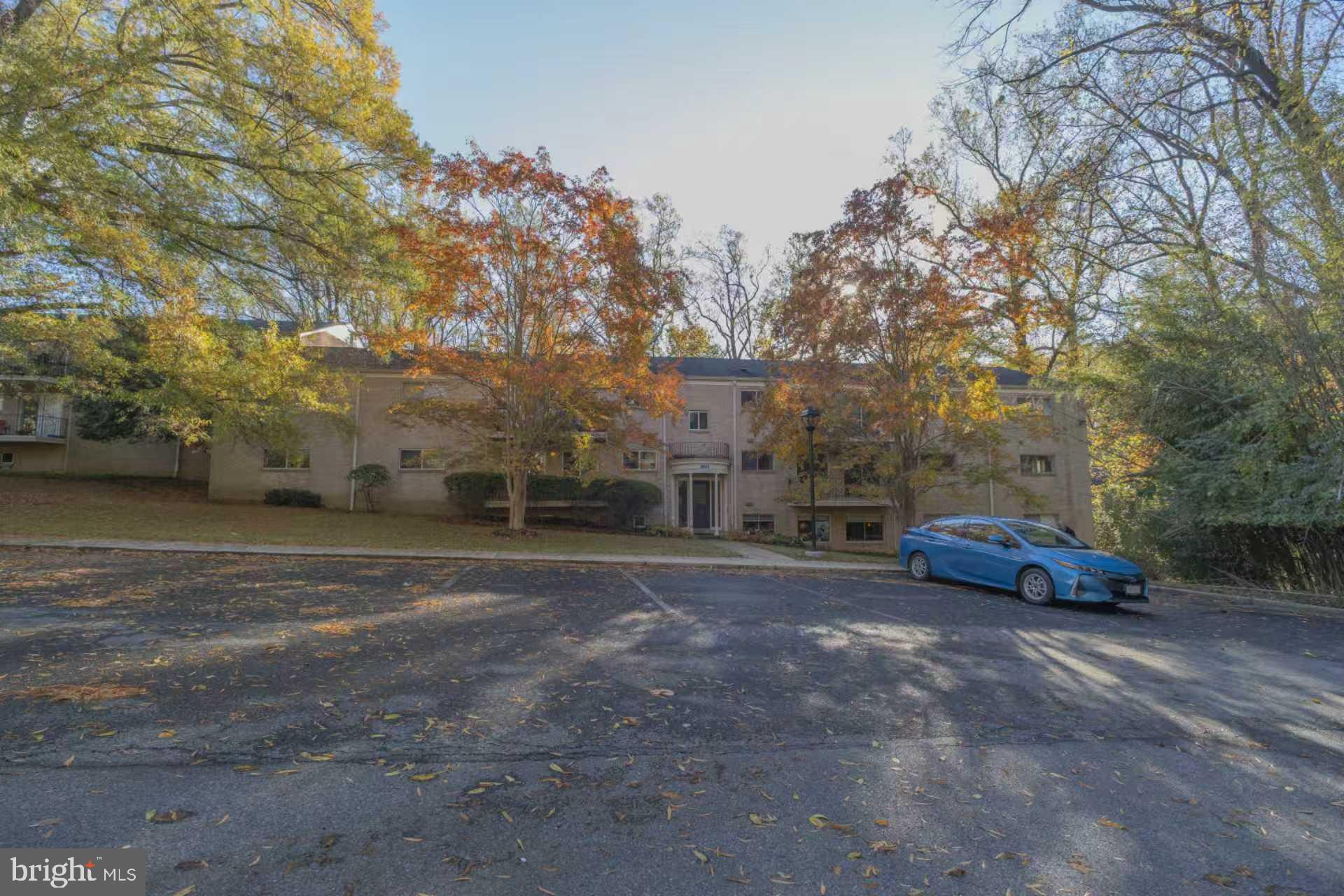 PARKSIDE CONDOMINIUMS - Residential Lease