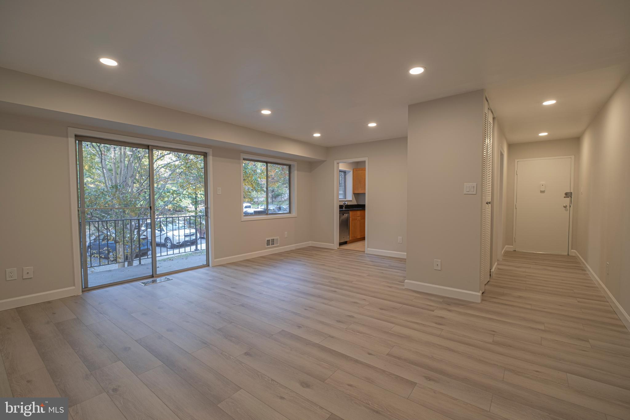 PARKSIDE CONDOMINIUMS - Residential Lease