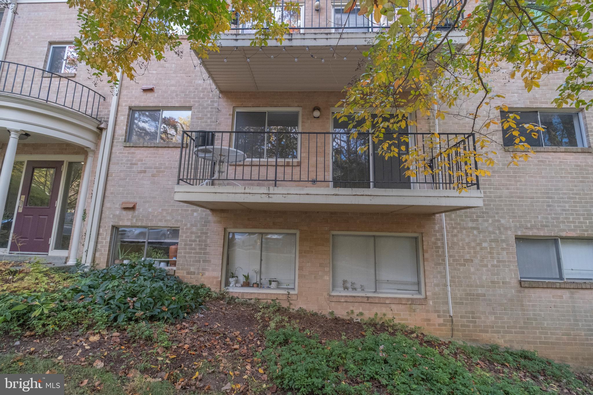 PARKSIDE CONDOMINIUMS - Residential Lease