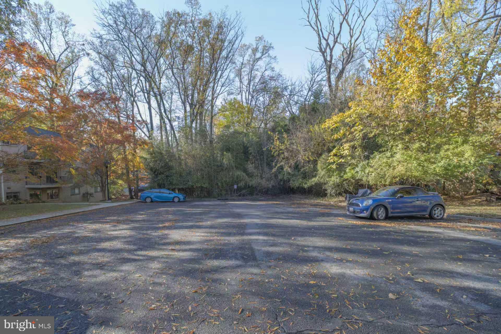 PARKSIDE CONDOMINIUMS - Residential Lease