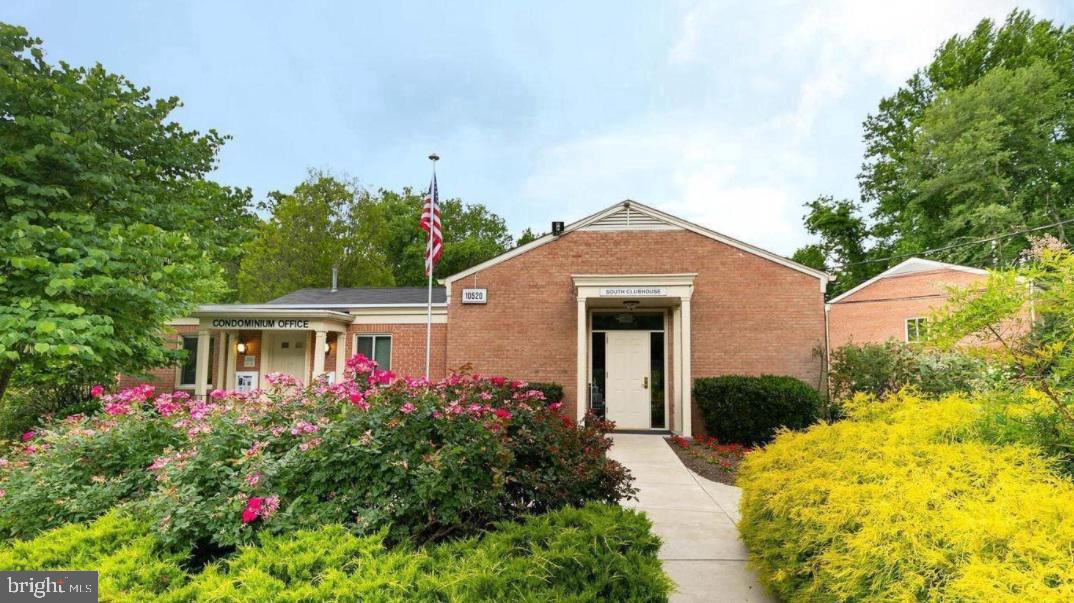 PARKSIDE CONDOMINIUMS - Residential Lease