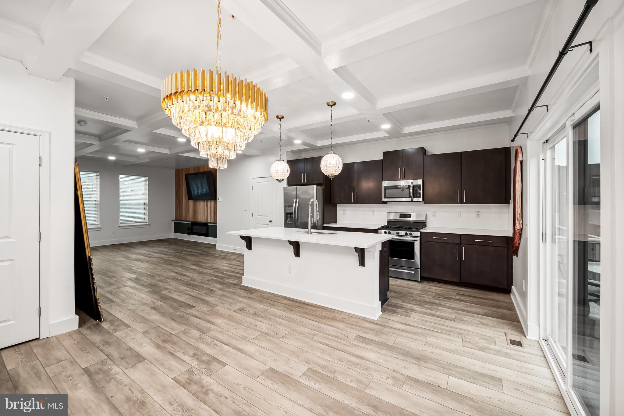 MEDFIELD - Residential