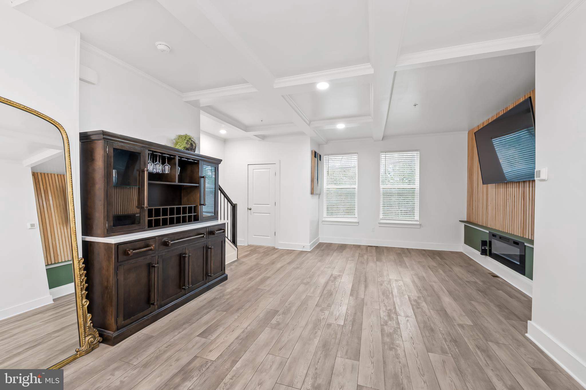 MEDFIELD - Residential