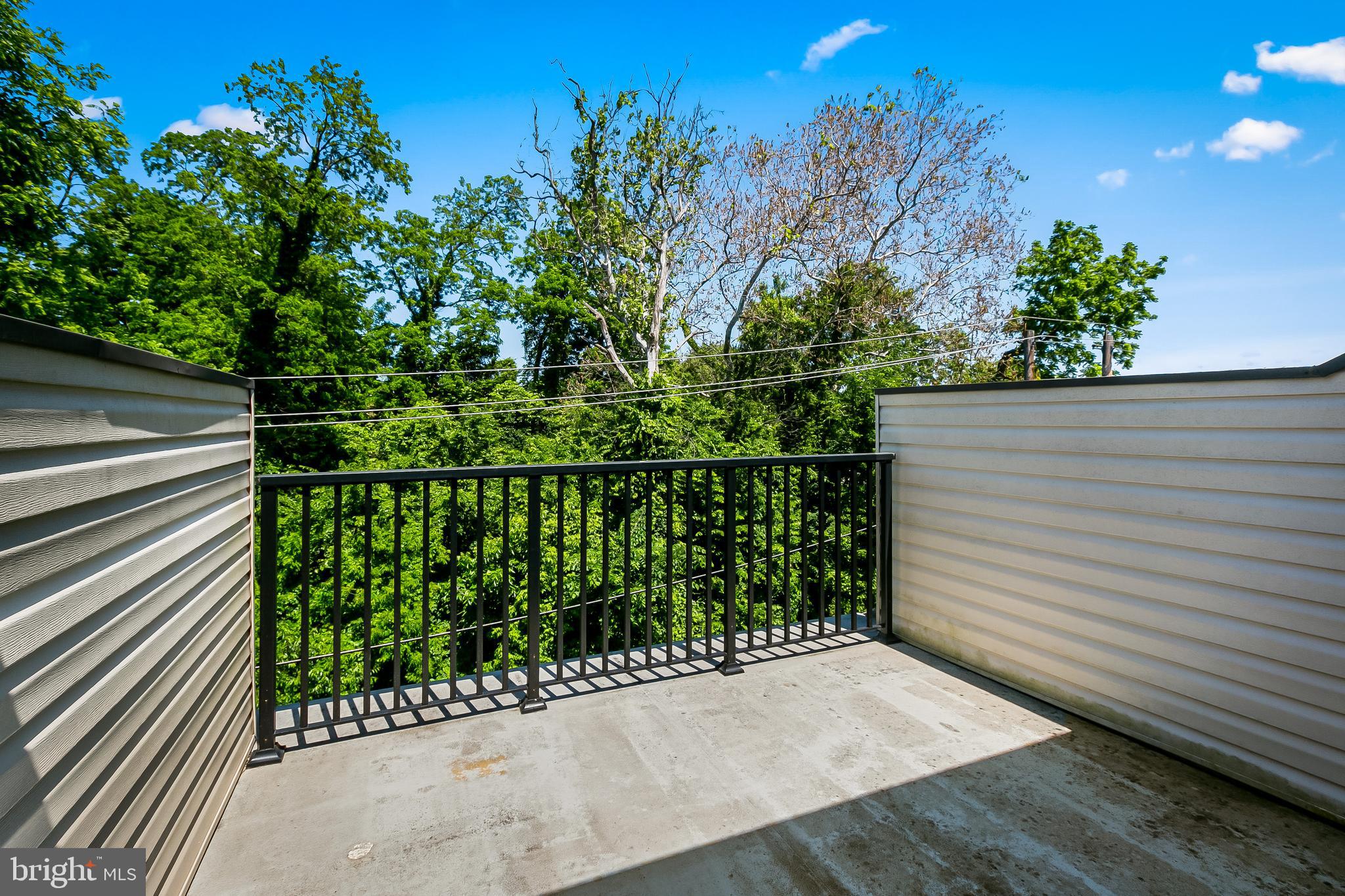 MEDFIELD - Residential