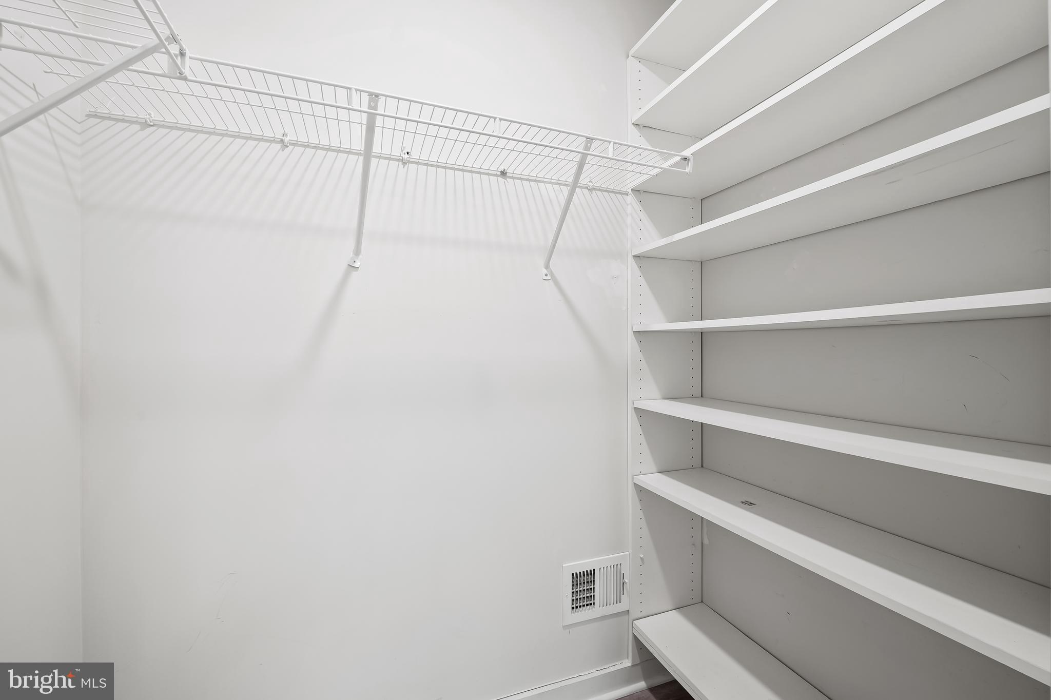 MEDFIELD - Residential