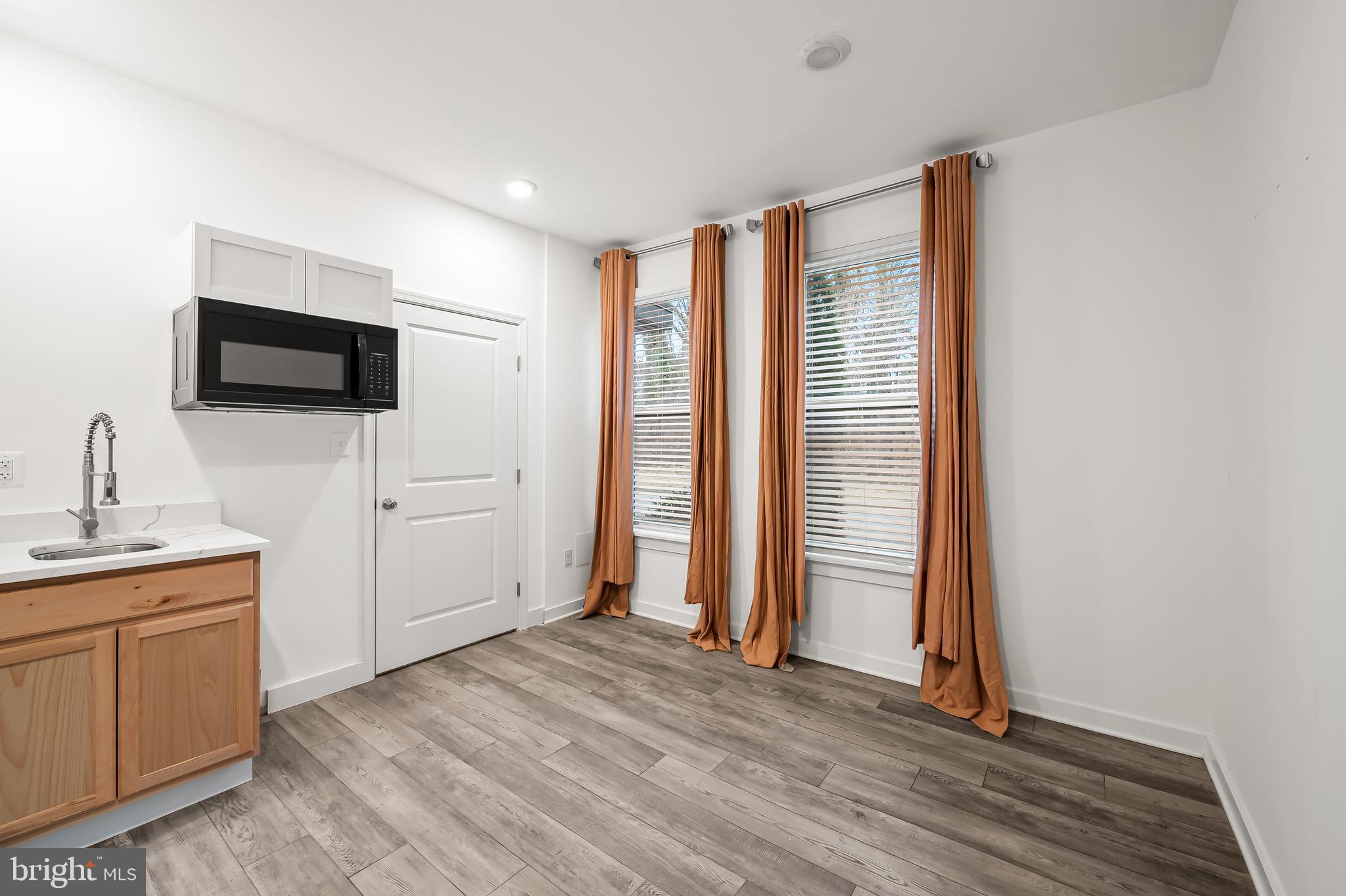 MEDFIELD - Residential