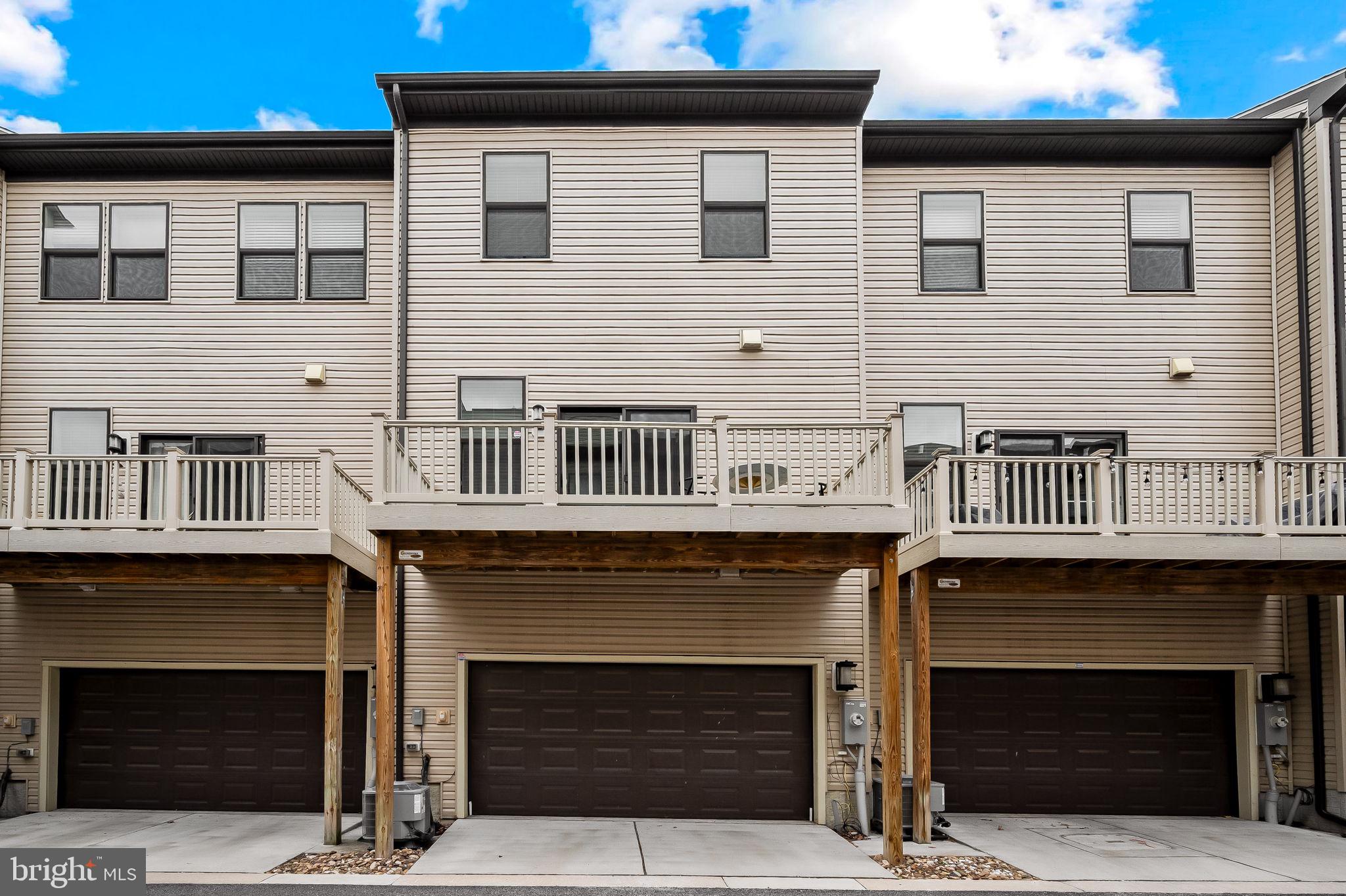 MEDFIELD - Residential