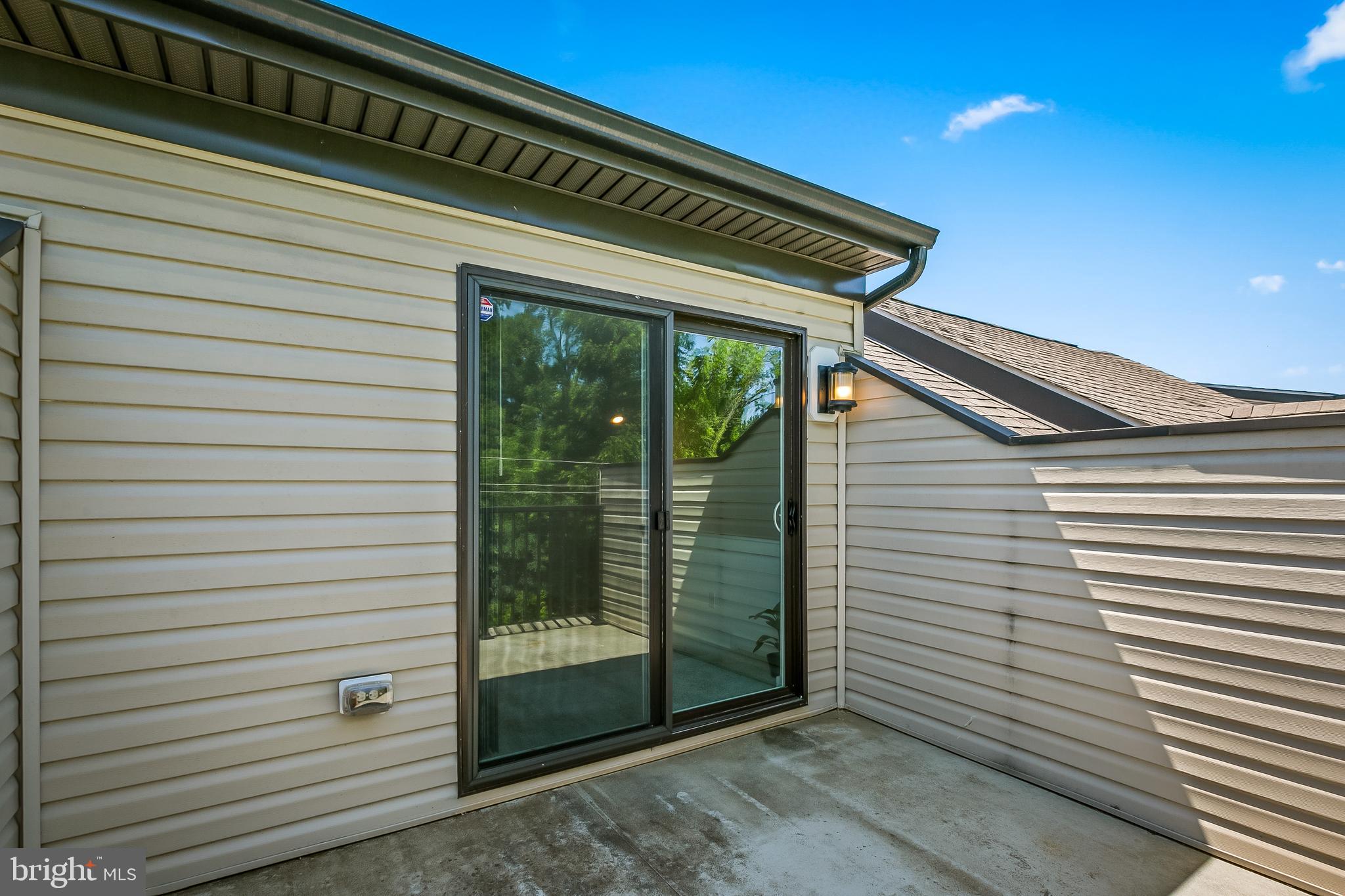 MEDFIELD - Residential