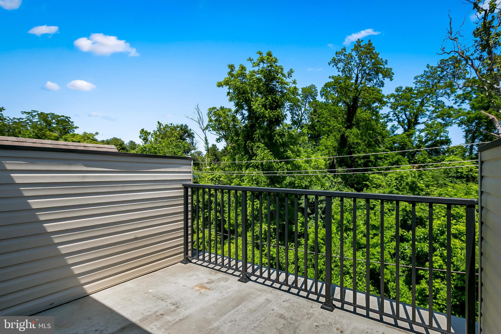 MEDFIELD - Residential