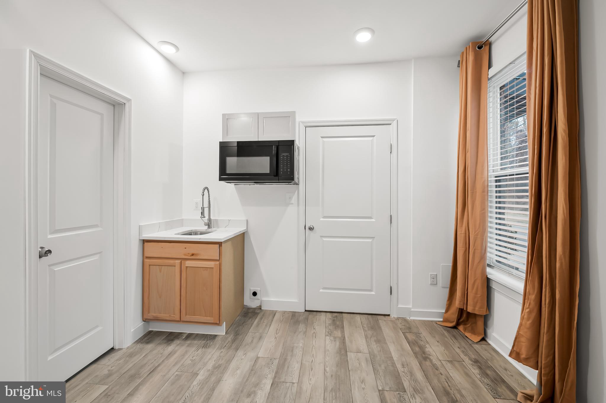 MEDFIELD - Residential