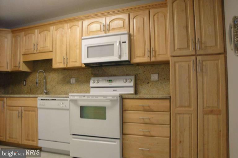 ROTONDA - Residential Lease