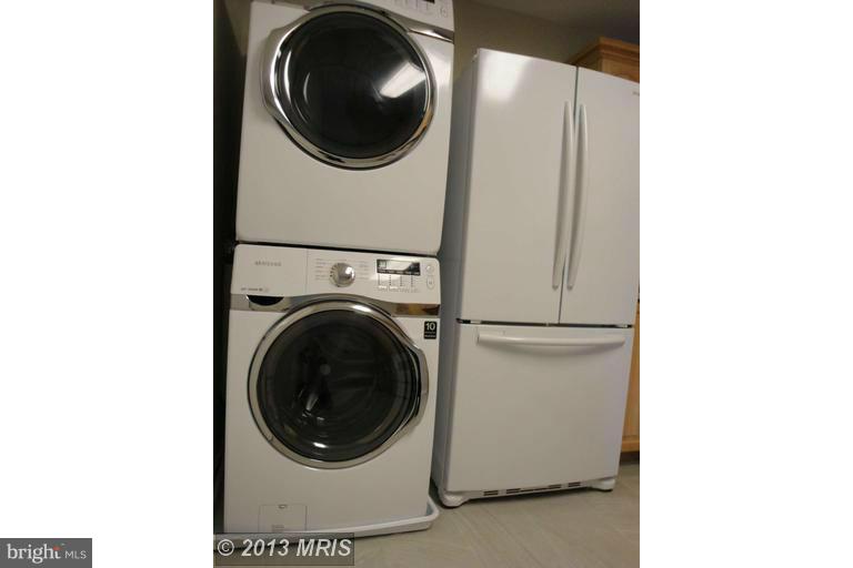 ROTONDA - Residential Lease