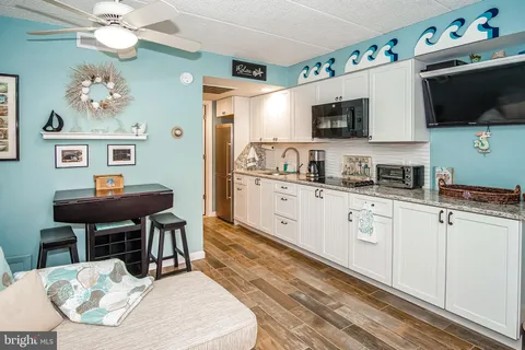 513 E 17th Avenue Unit 201, Wildwood, NJ 08260 - MLS#: NJCM2004346