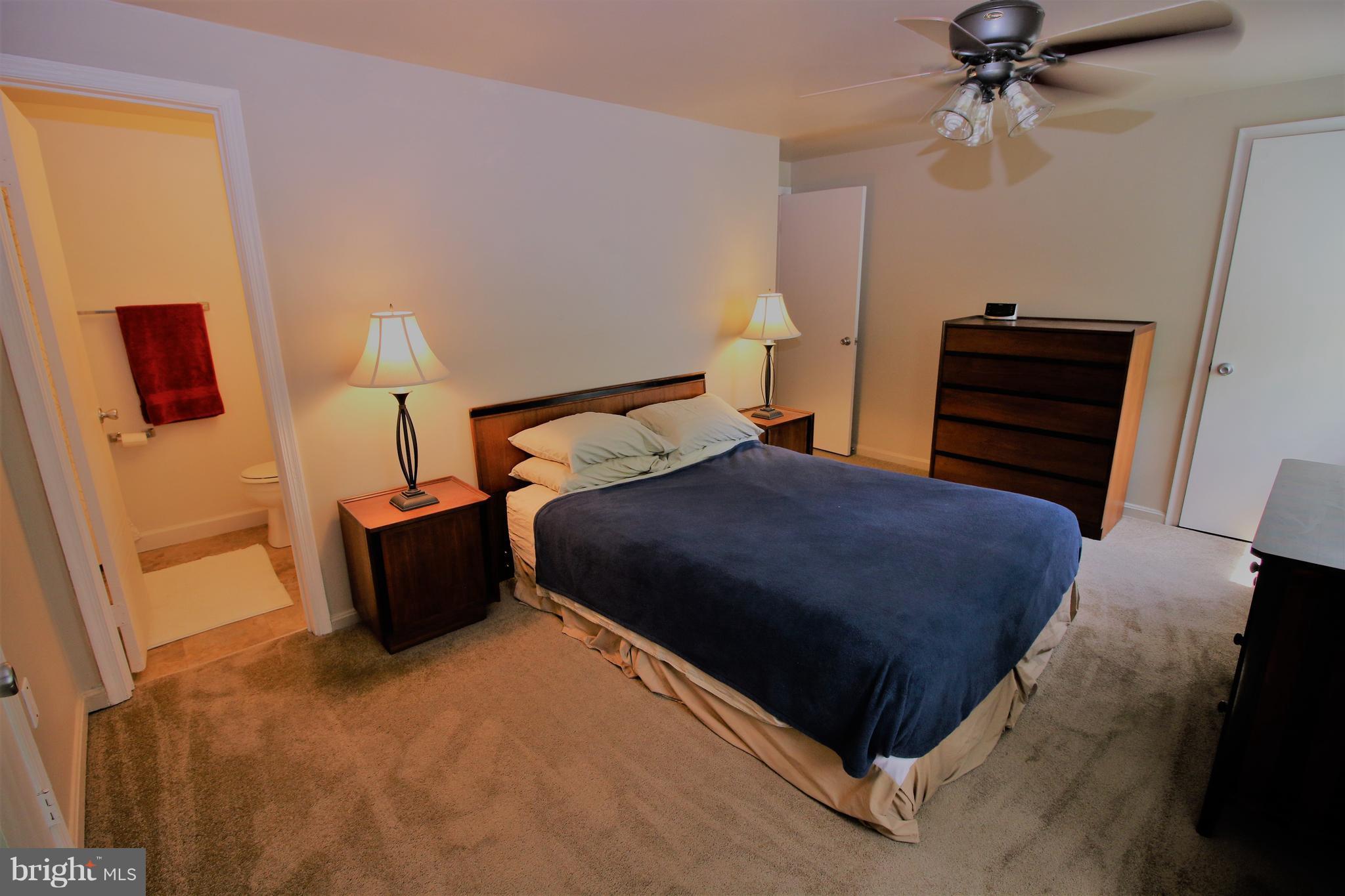 GREENWICH HILL - Residential