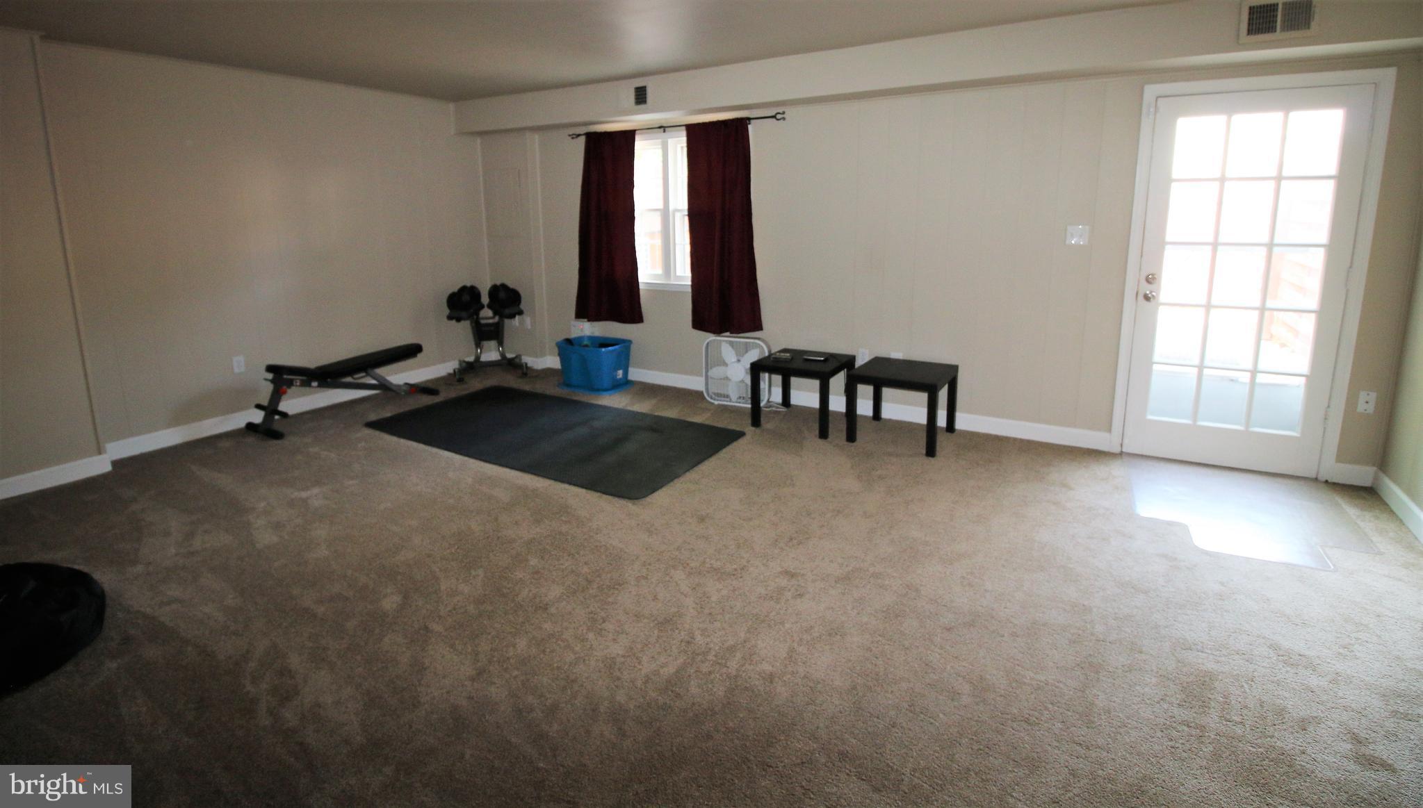 GREENWICH HILL - Residential