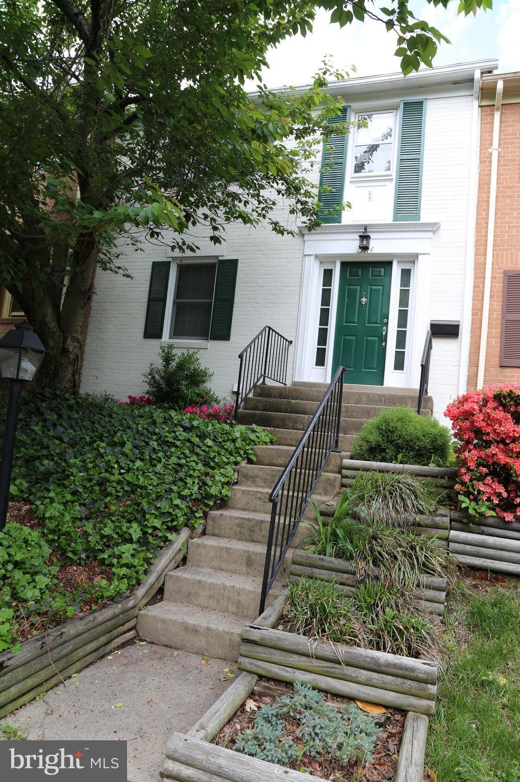 GREENWICH HILL - Residential