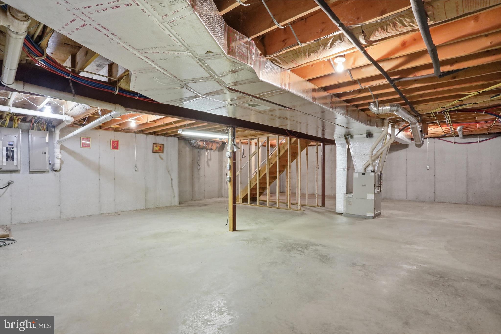 WHISKEY RUN ESTATES - Residential