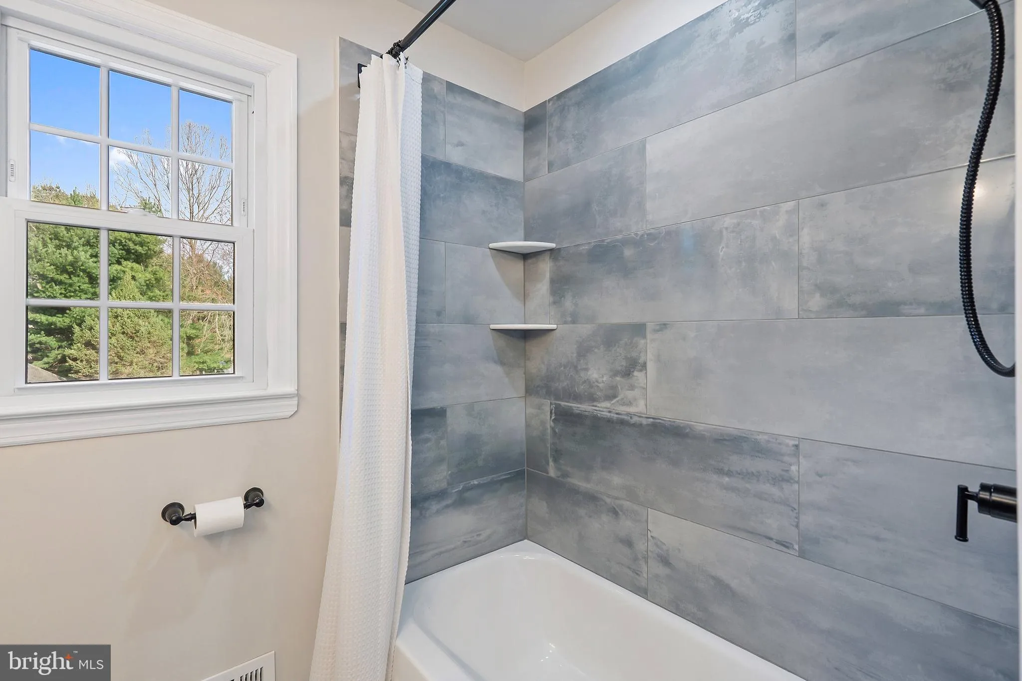 Millstone Township, New Jersey 08535, United States, 4 Bedrooms Bedrooms, ,3 BathroomsBathrooms,Residential,Active,141560