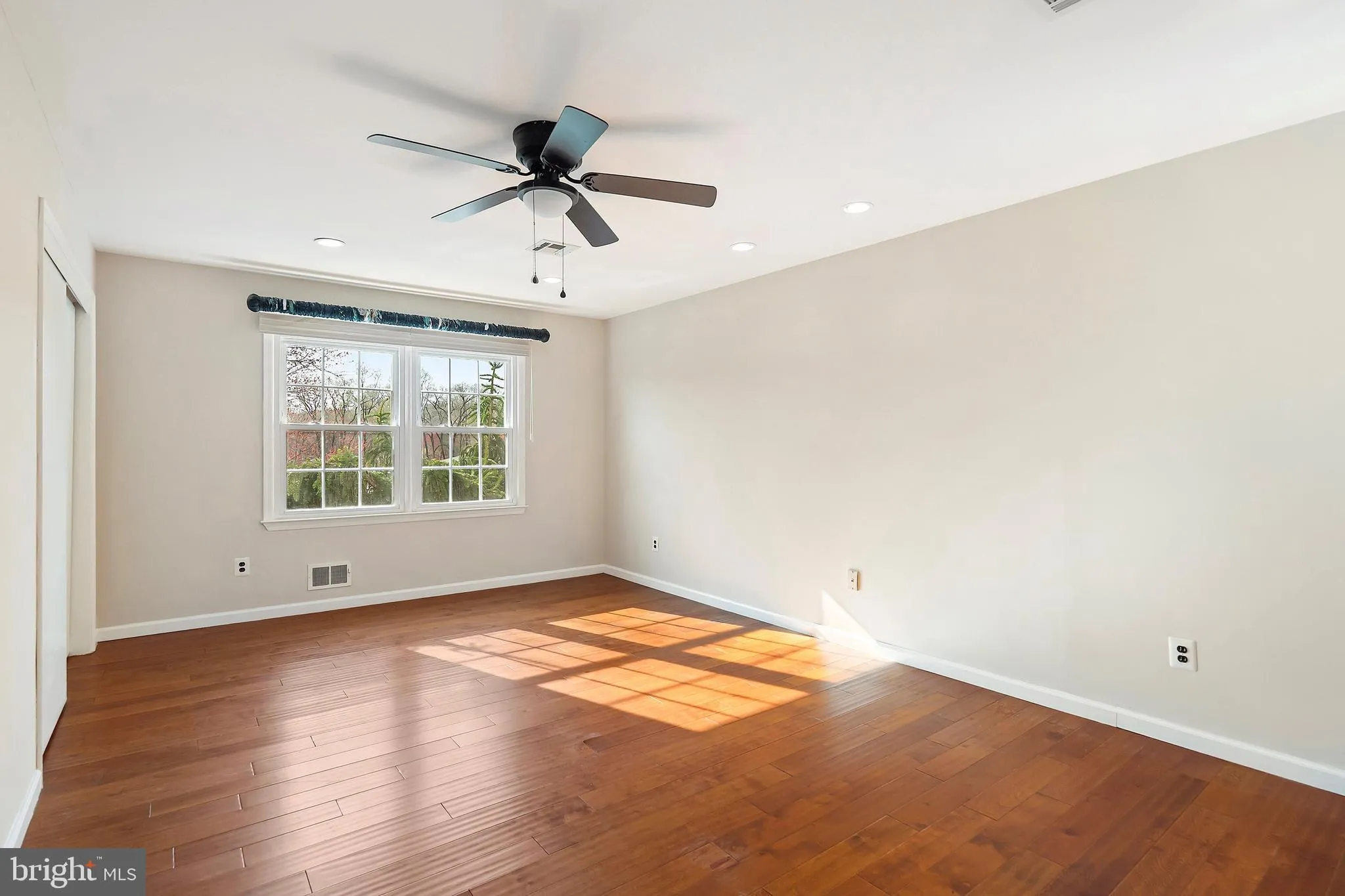 Millstone Township, New Jersey 08535, United States, 4 Bedrooms Bedrooms, ,3 BathroomsBathrooms,Residential,Active,141560