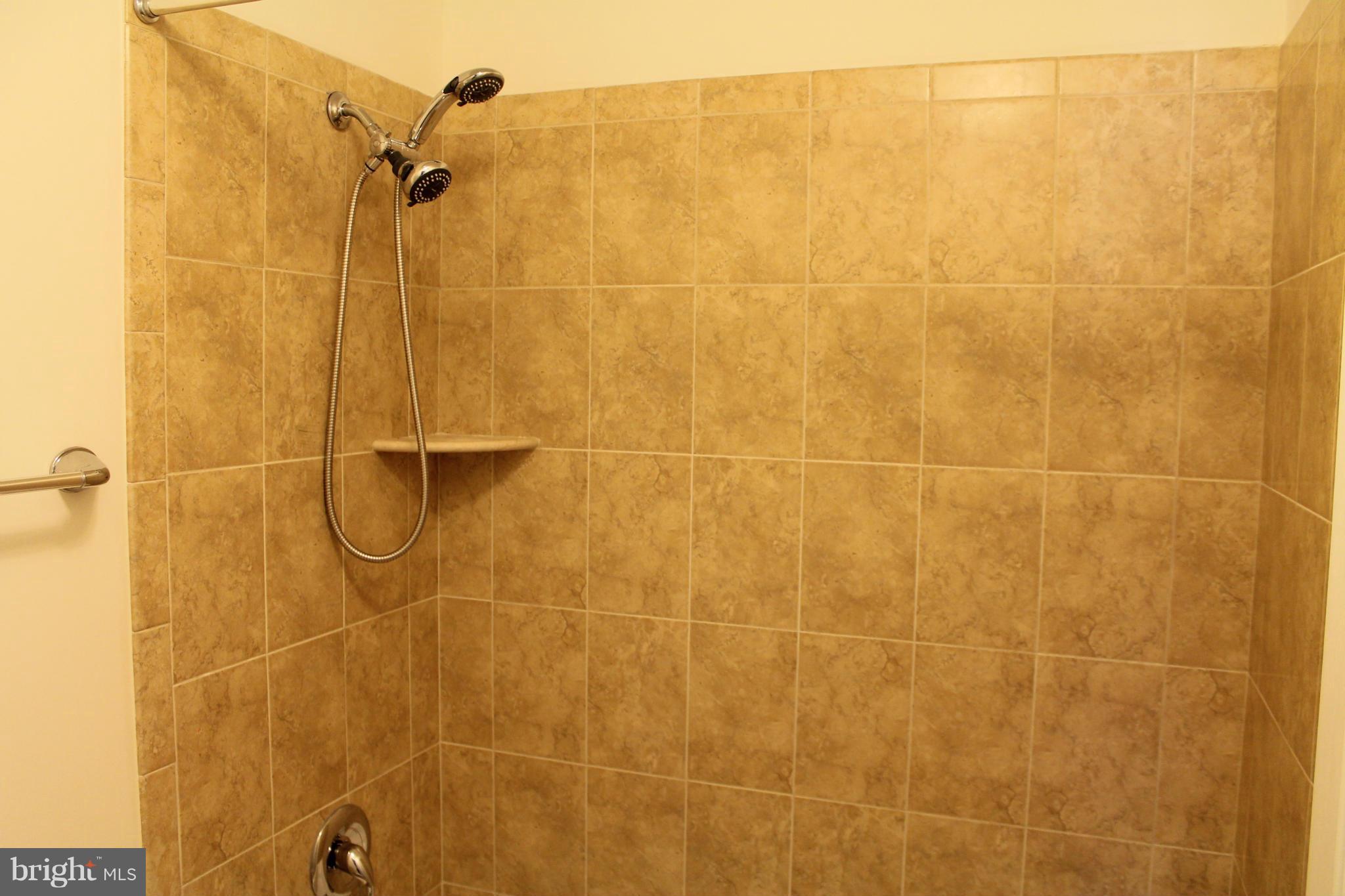 BRAMBLETON LANDBAY 2 - Residential Lease