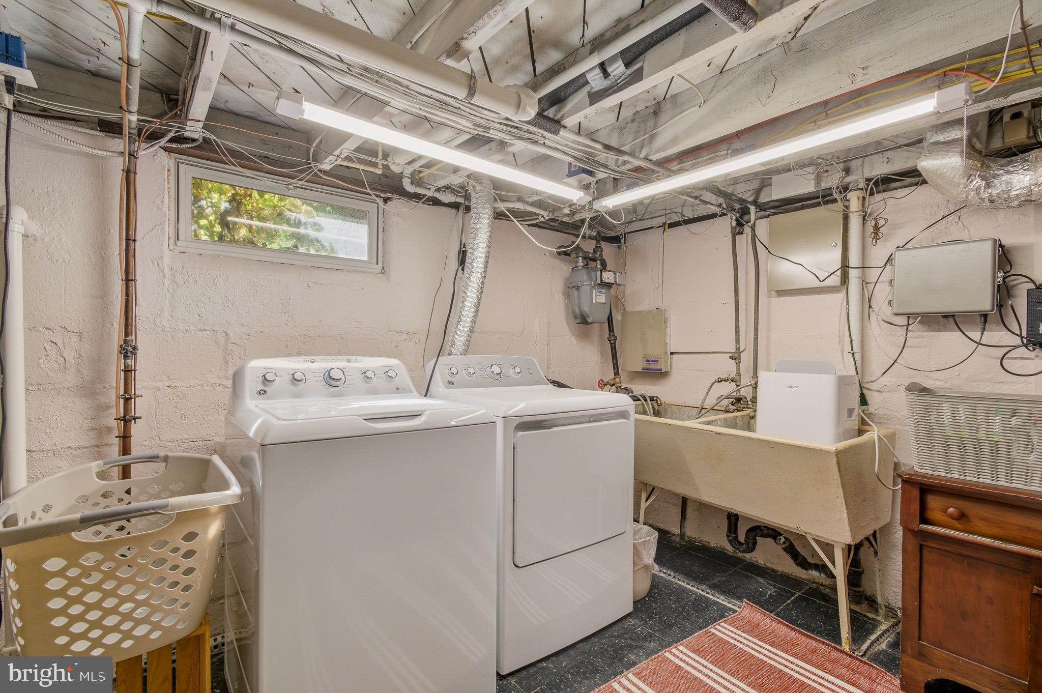 EASTPORT - Residential Lease
