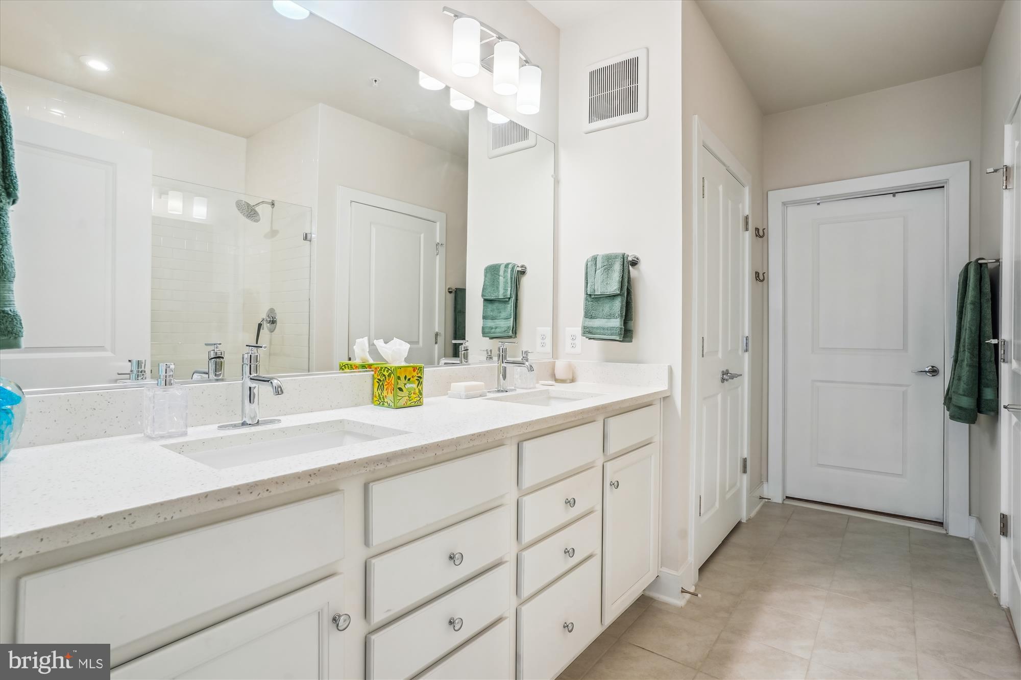 THE FLATS AT NATIONAL HARBOR - Residential