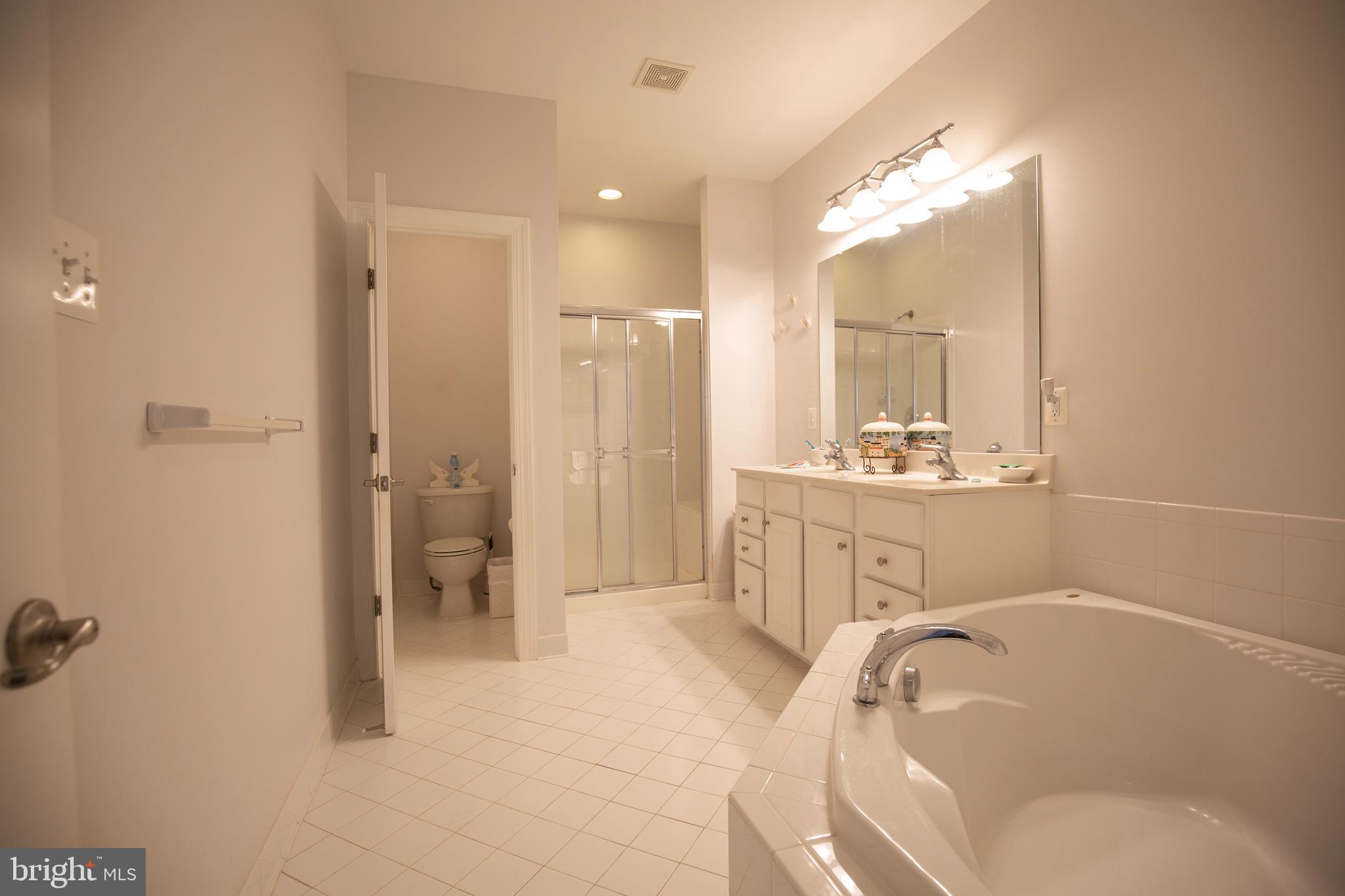 HIDDEN CREEK - Residential