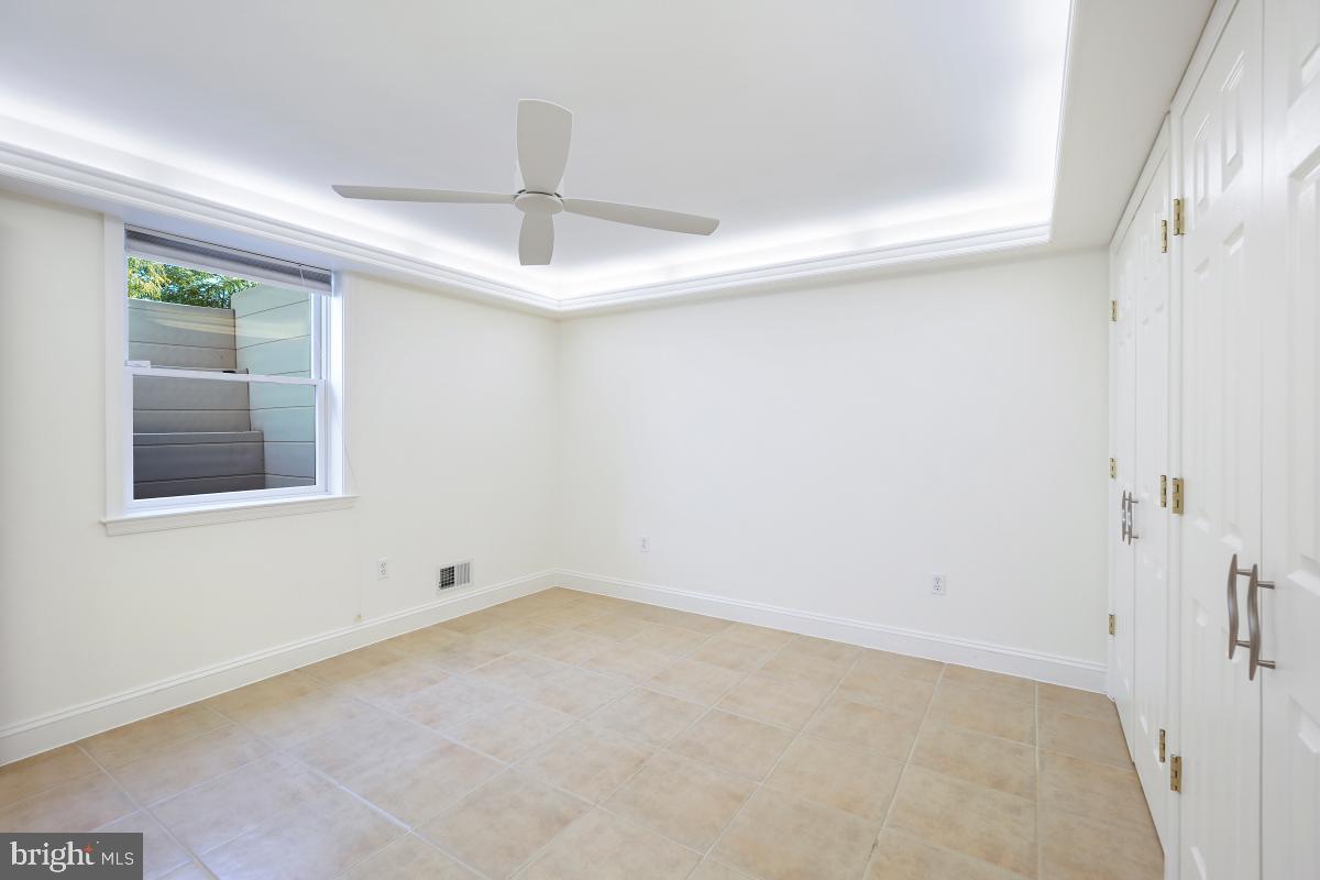 RIVER FALLS - Residential