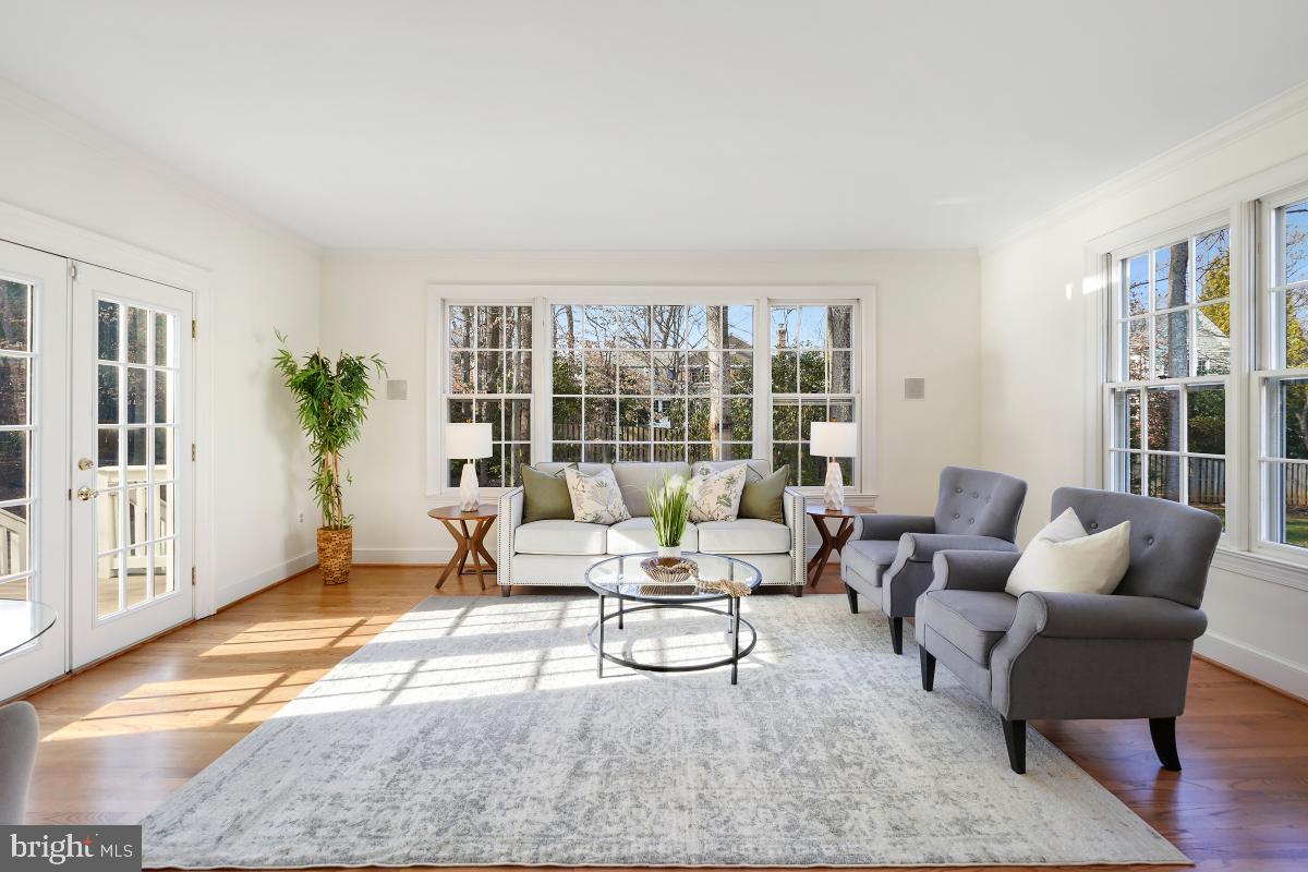 RIVER FALLS - Residential