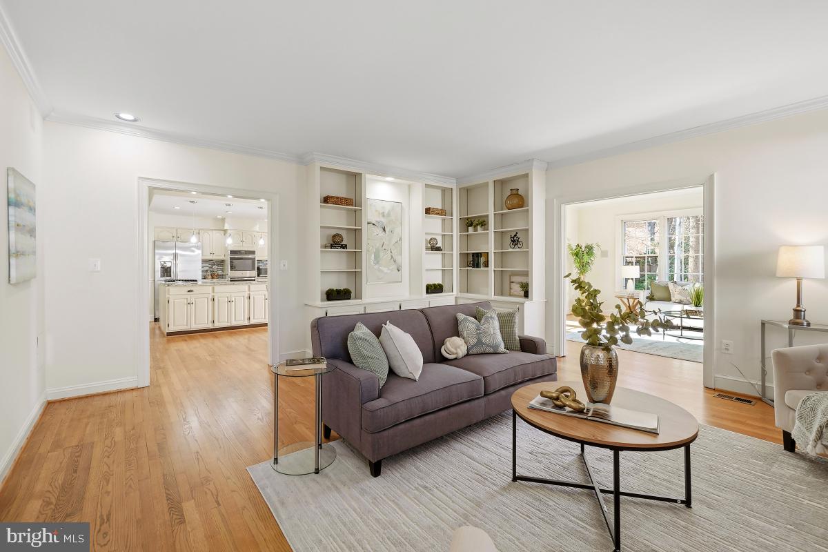 RIVER FALLS - Residential