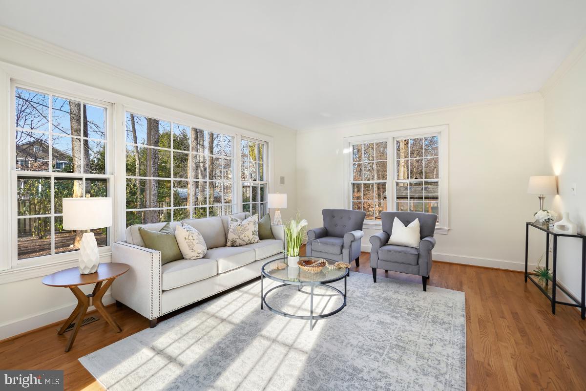 RIVER FALLS - Residential