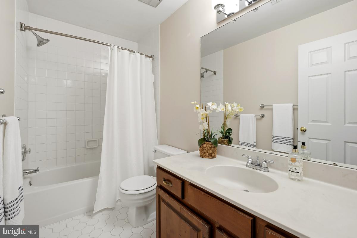 RIVER FALLS - Residential