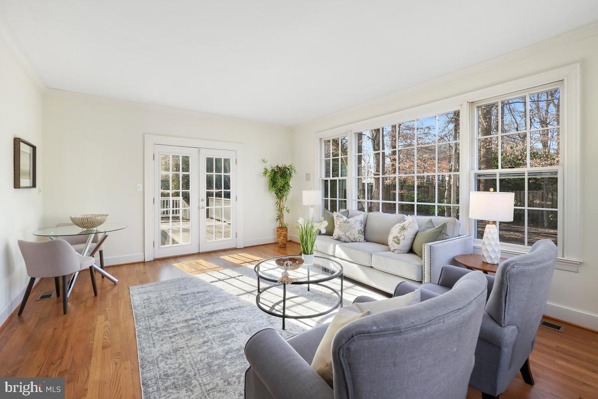 RIVER FALLS - Residential