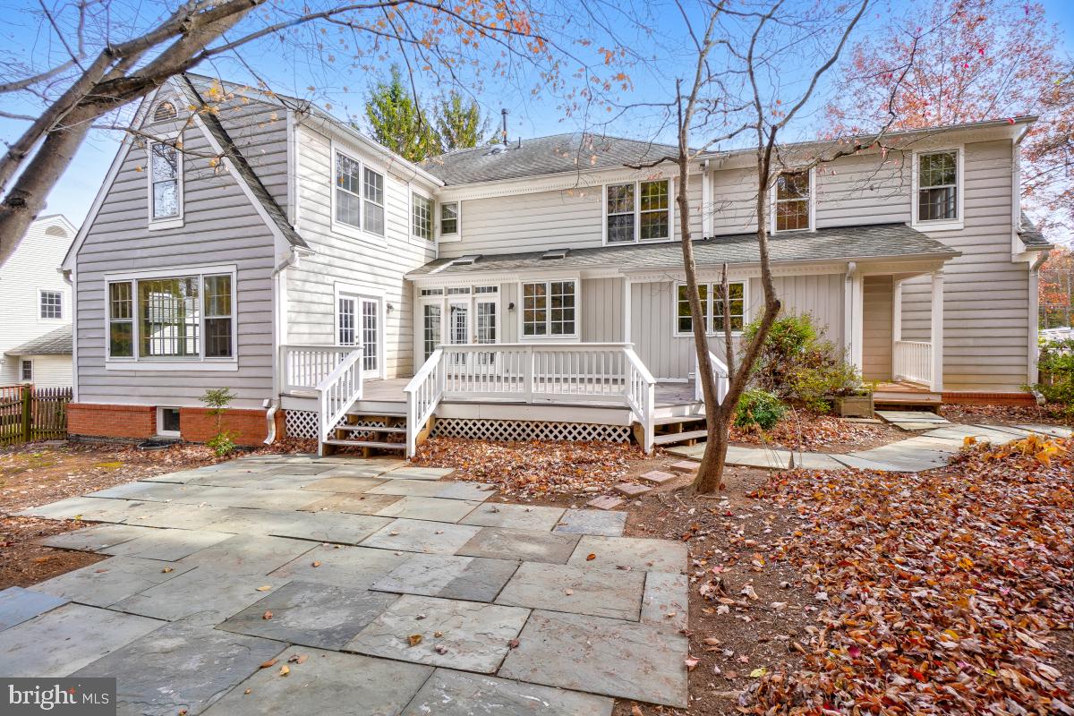 RIVER FALLS - Residential