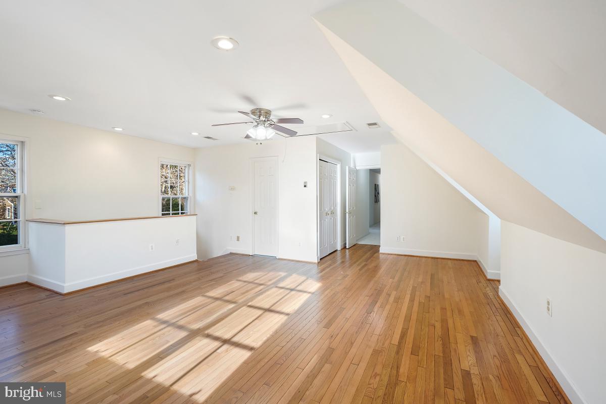 RIVER FALLS - Residential