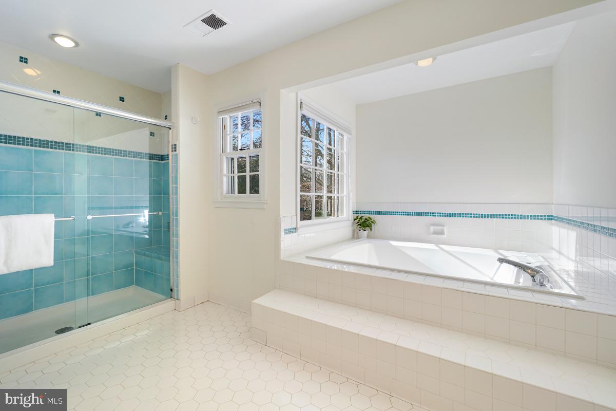 RIVER FALLS - Residential