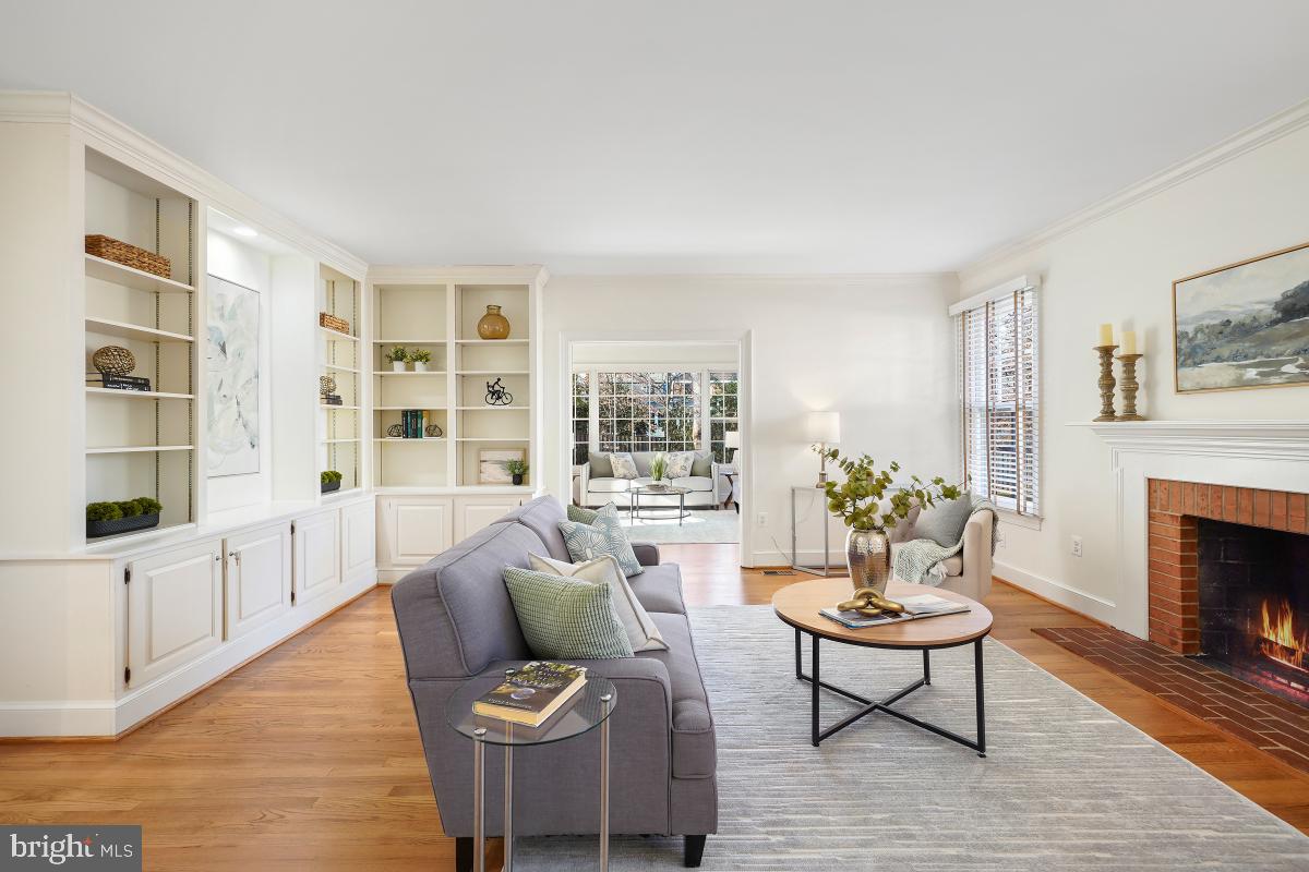 RIVER FALLS - Residential